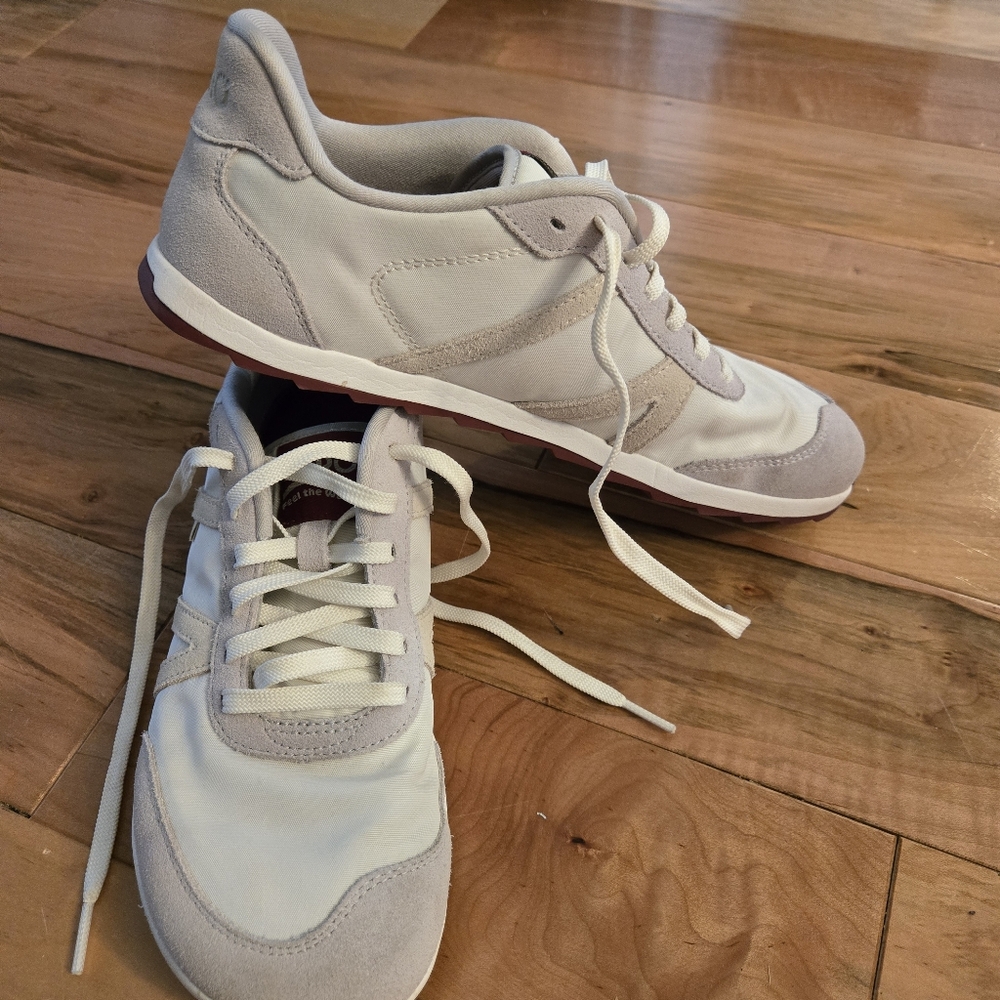 Xero Size 9 Wynn Sneakers - Picture 3 of 8